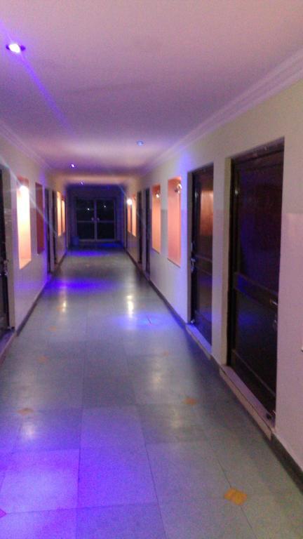Hotel Kanishka Kanpur Exterior photo